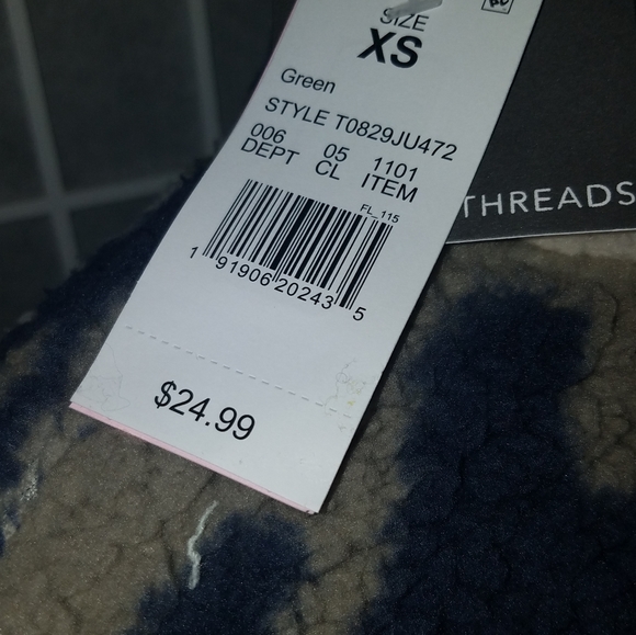 SOLD Women's Size XS Juniors Weekend Fleece Shirt - Picture 7 of 10